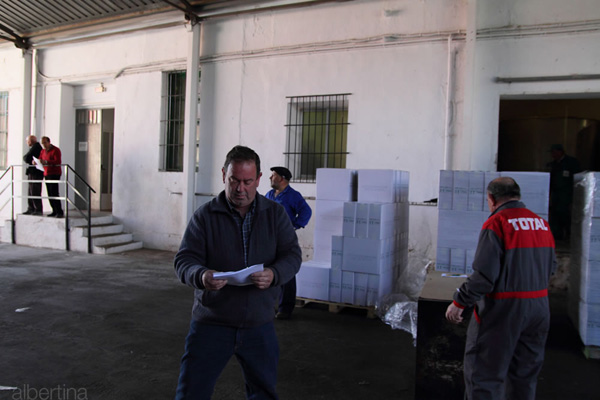 Saliendo de la oficina y comprobando las cantidades
